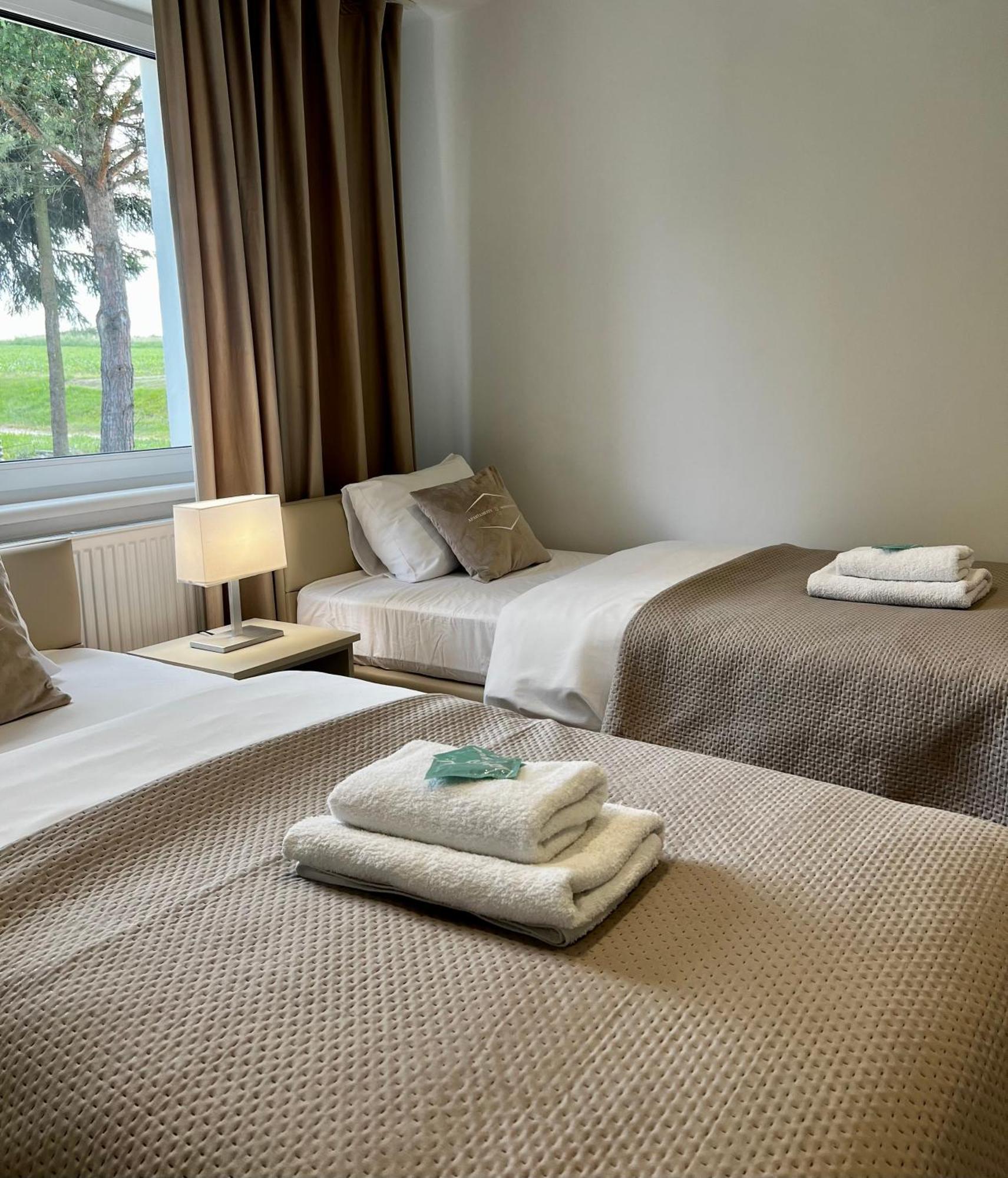 Apartamenty Modrzewiowa Zator Piotrowice  ภายนอก รูปภาพ