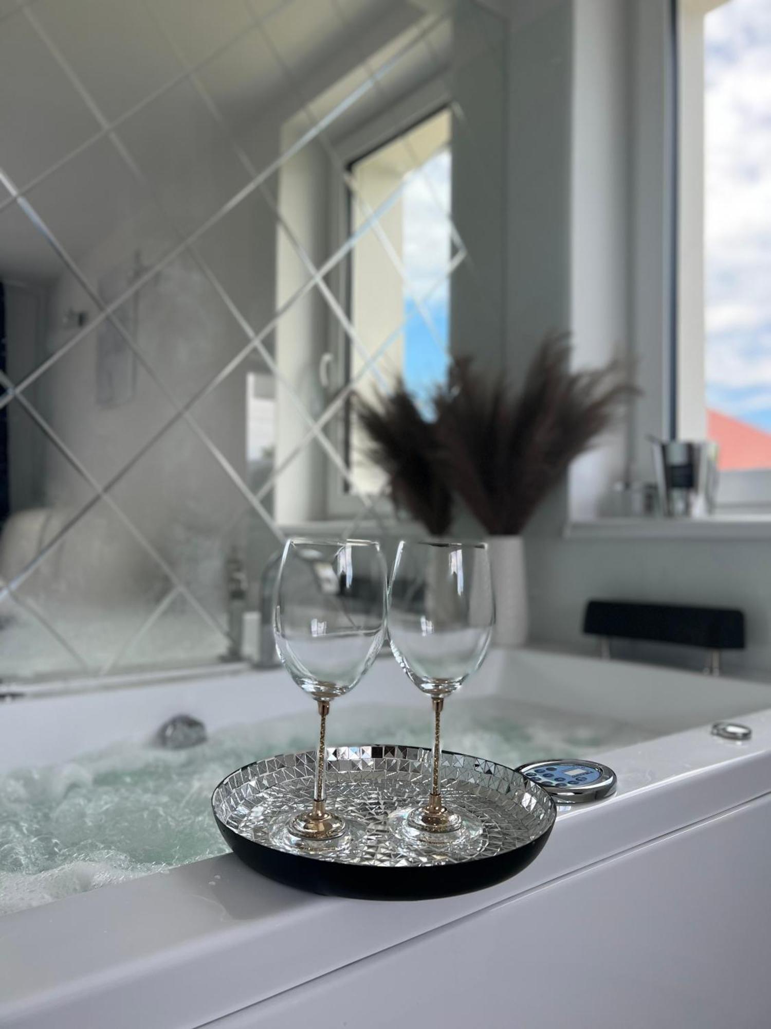 Apartamenty Modrzewiowa Zator Piotrowice  ภายนอก รูปภาพ